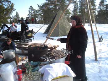 kolatravel snowmobile safaris kola peninsula Saami village Krasnoschelye festival day of reindeer people
