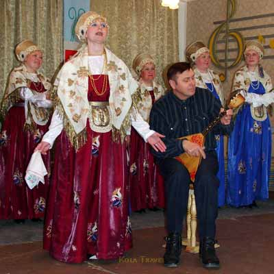 kolatravel Kola Peninsula bus excursions holidays touring-car Historical museum Umba Russia interpreter translator German French English handicraft craft shops souvenirs tours pomor Tersky coast