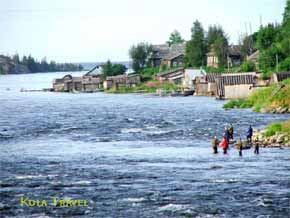 kolatravel bus excursion tour Kola Peninsula Tersky coast White sea Kandalaksha Umba touring-car Khibiny tundra mountains kirovsk