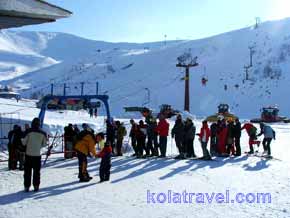 snow fun aurora winter week holiday polar circle russian lapland activities alpine skiing snowmobiling cross-country skiing ice fishing accommodation full board service program kolatravel