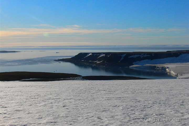 Folgen Sie den Spuren der frühen Arktisforscher zu den Juwelen der russischen Arktis: der Expedition ins Franz-Josef-Land- und Novaya-Zemlya, die zu zwei der abgelegensten, eisigen Inselgruppen in der russischen Hocharktis führt.